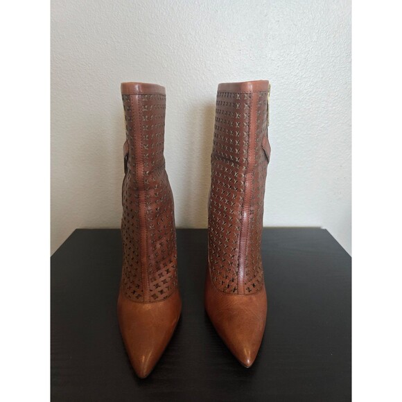 Donald J. Pliner DMSX  Brown Laser Cut Perforated Ankle Heeled Booties size 7 - Picture 3 of 11